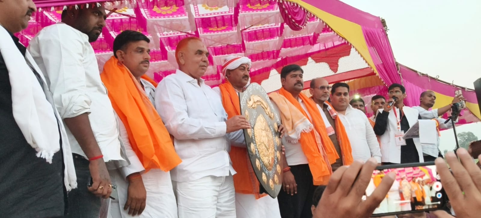 नियाजीपुर में महावीर महोत्सव-2026 का शंखनाद, अंतरराज्यीय घोड़ा दौड़ में उमड़ा जनसैलाब